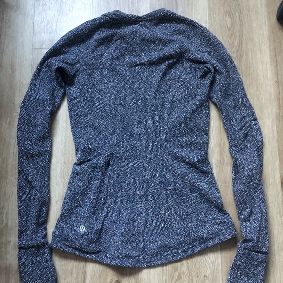 Lululemon Runderful Long Sleeve (size 2) - Picture 2 of 7